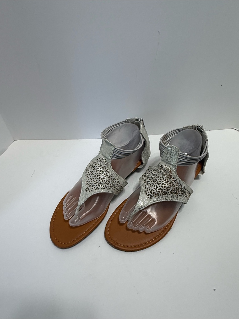Gold Toe Silver Laser-Cut T-Strap Zipper Up Back Sandals with Tan Sole, Sz 10